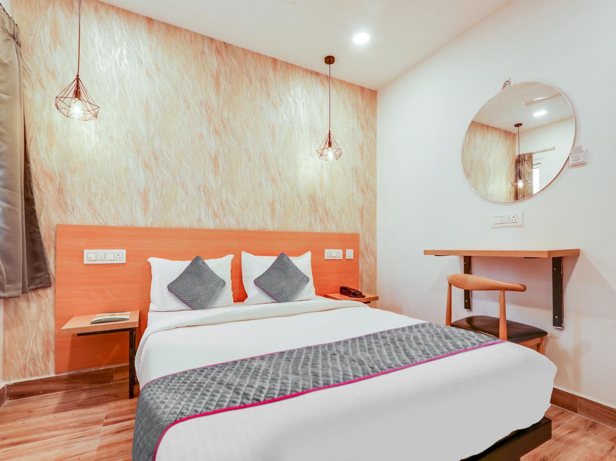 Townhouse Casa Grand Hotel Haiderabad Buitenkant foto