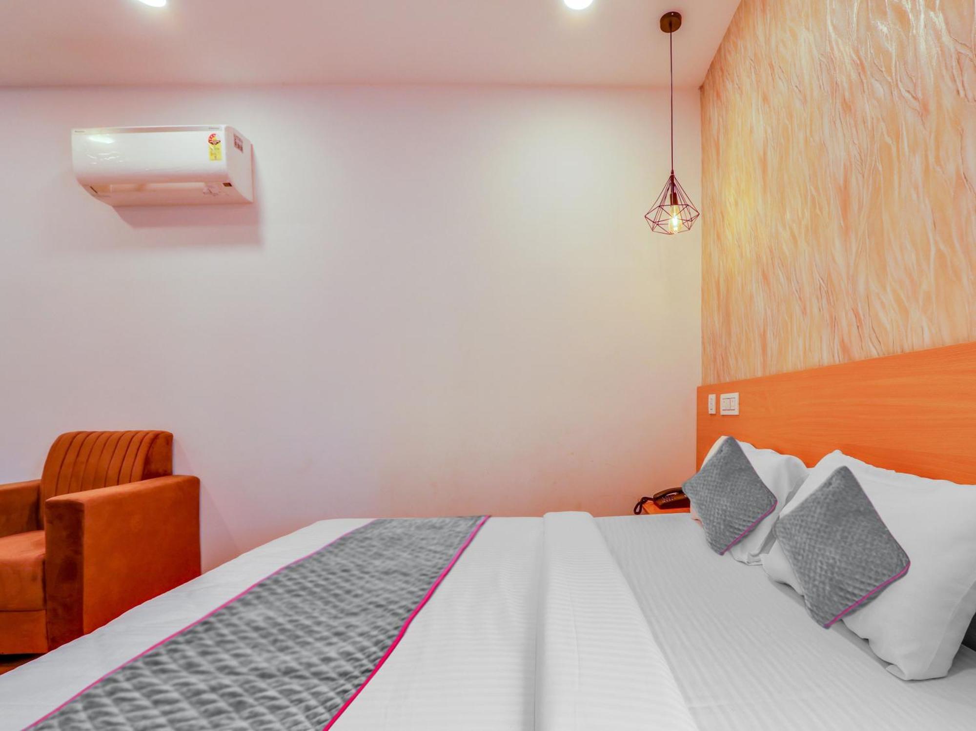 Townhouse Casa Grand Hotel Haiderabad Buitenkant foto